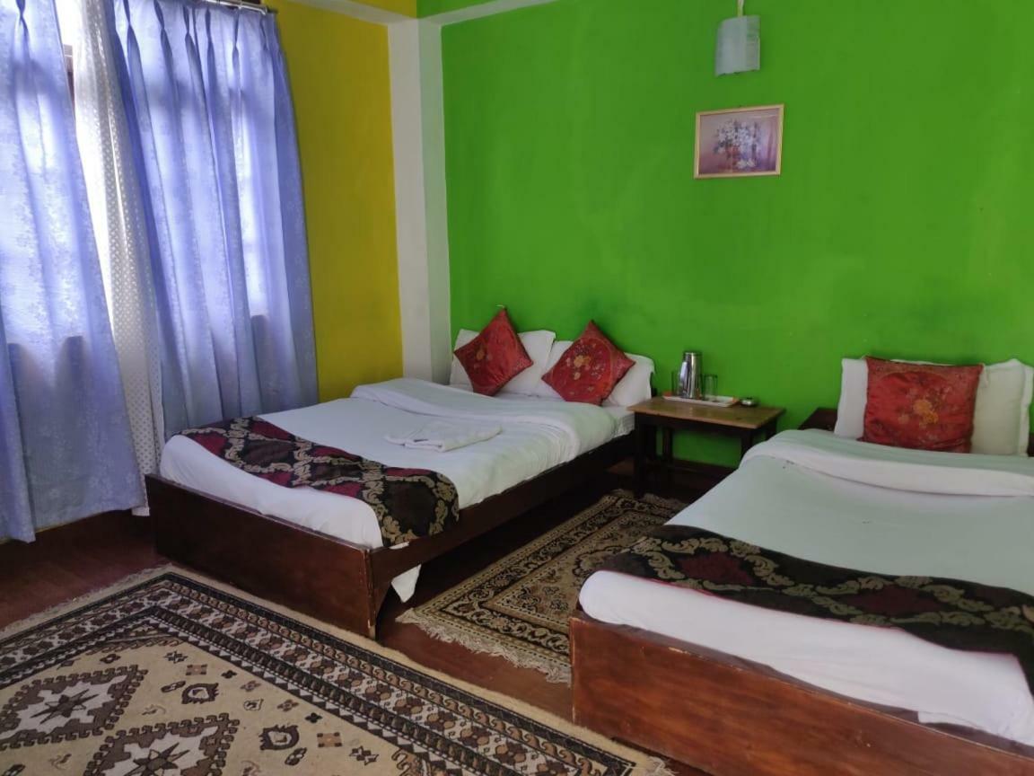 Golden Fish Hotel, Lachung Zewnętrze zdjęcie